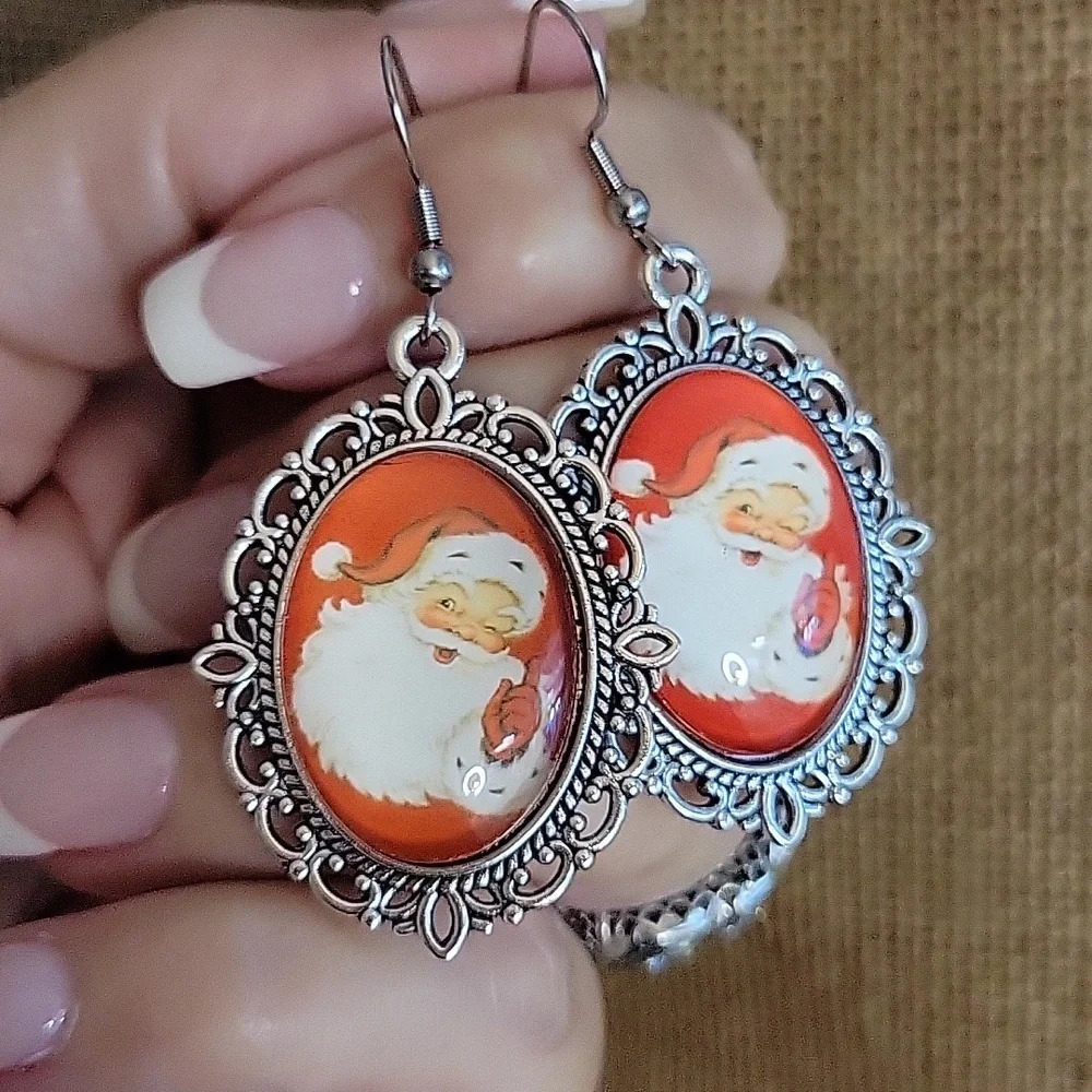 🔥LAST PAIR🔥 CLASSIC SANTA VINTAGE STYLE EARRINGS